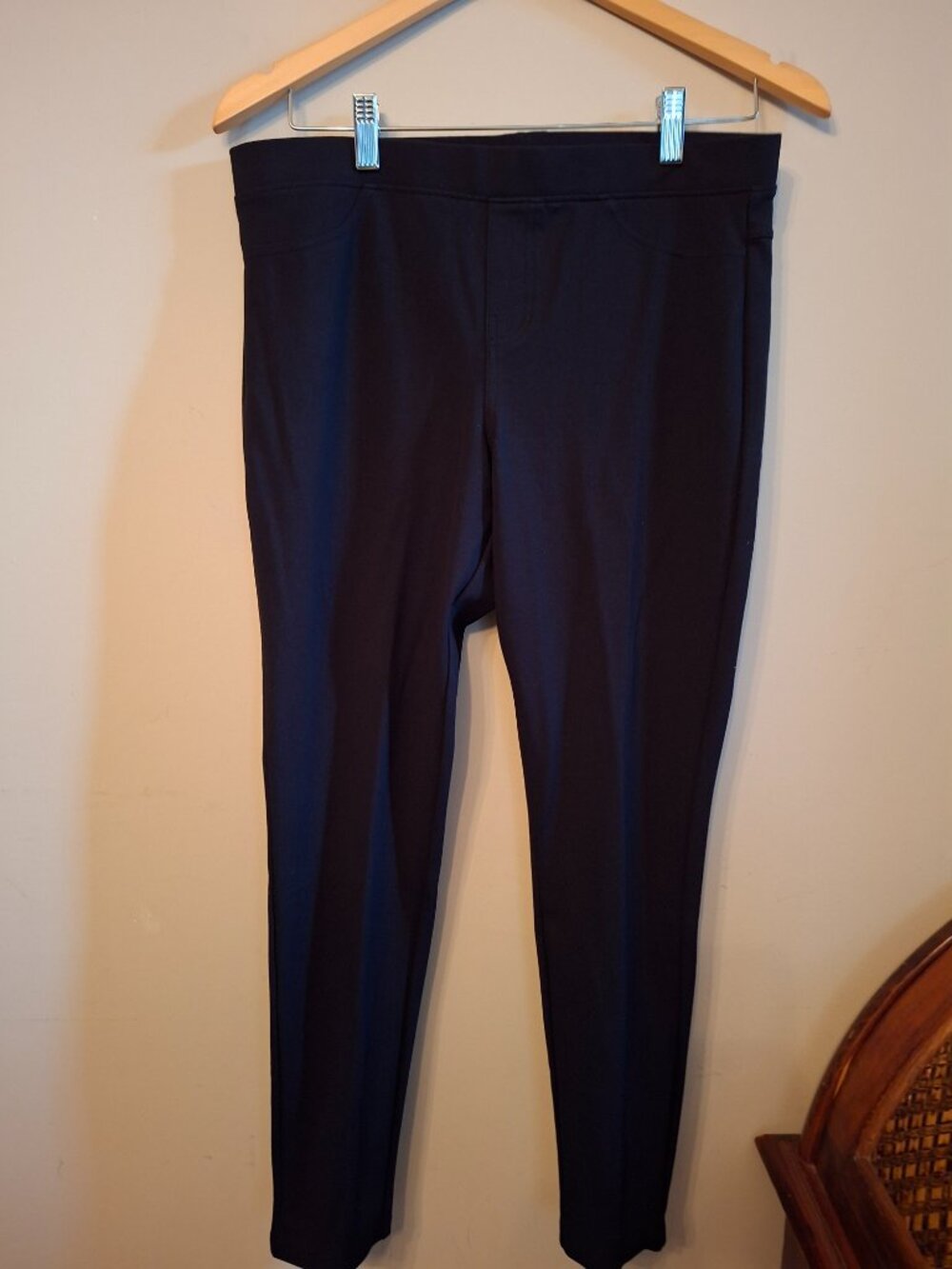 Hue Jean Style leggings 79% Cotton, 14% Polyester, 7% Spandex size L